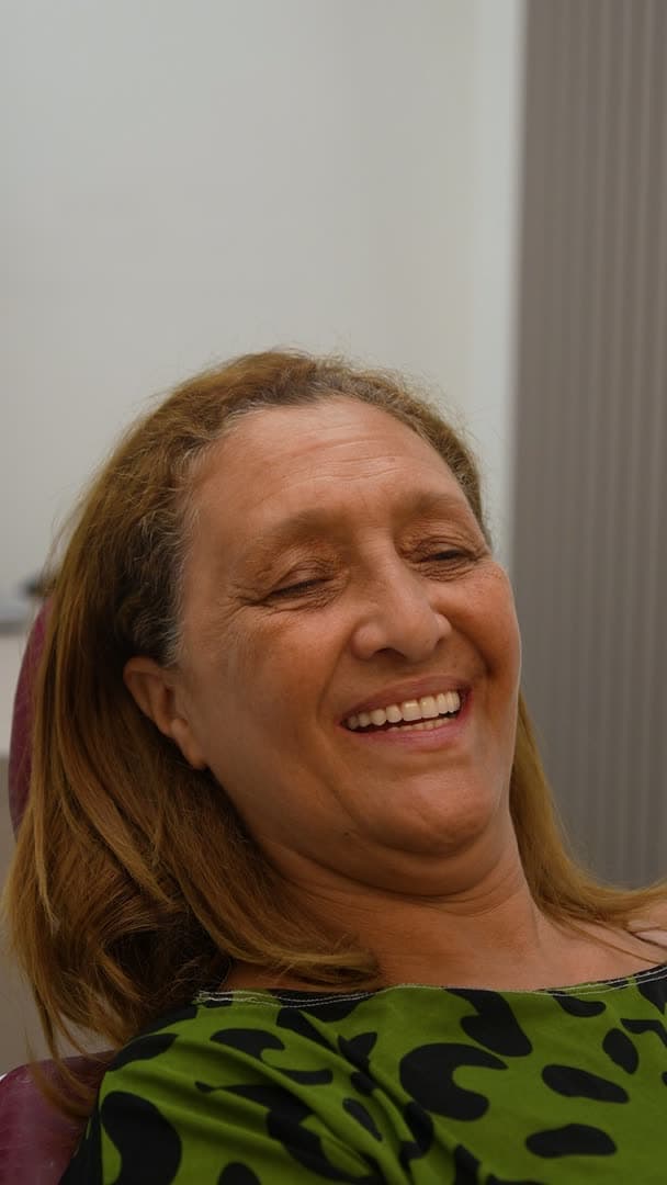 Marli, paciente da OralClin, durante o depoimento
